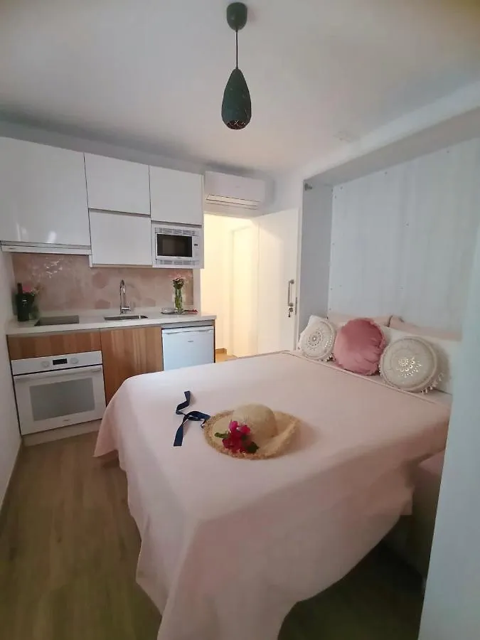 Marixa Room Nerja Spanien